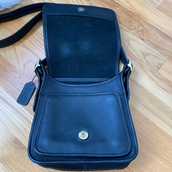 Coach Classic Legacy Flap Black Glove Leather Shoulder Bag - Picture 3 of 16